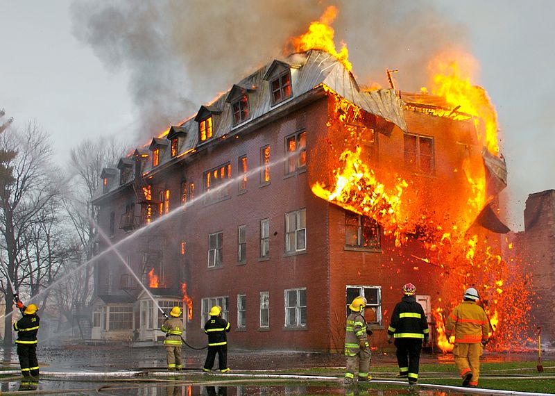 Пожар в доме в Лубянском проезде. Фото