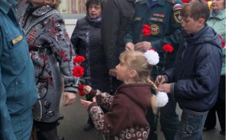 Открытие мемориальной доски памяти пожарного Александра Кожемякина
