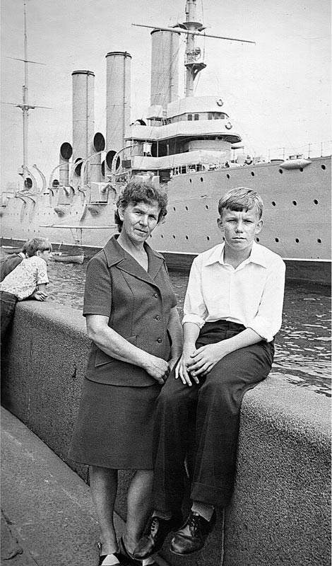Уланов Сергей с мамой в Ленинграде