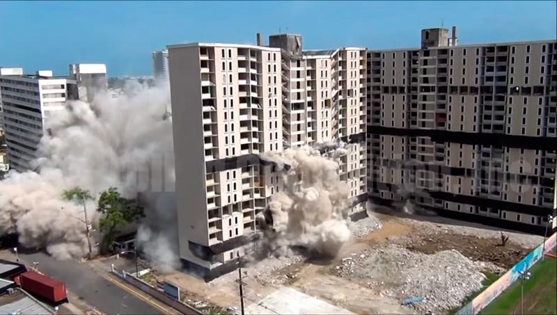 Взрыв в жилых зданиях