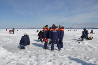 Снятие рыбаков со льдины