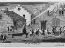 Заполнение пожарной трубы ведрами и тушение пожара (Нью-Йорк, XVIII век)