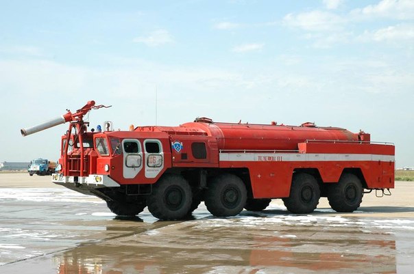 АА-60(7310)-160.01 - один из самых узнаваемых пожарных аэродромных автомобилей в мире
