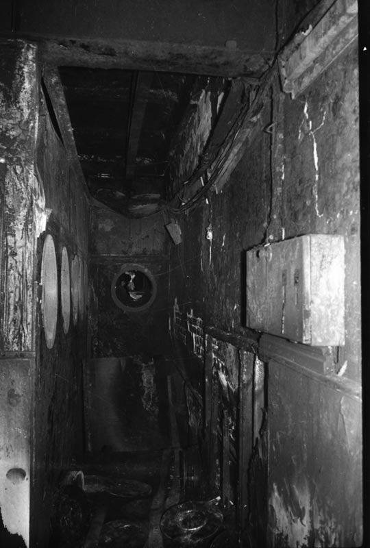 Пожар в институте ядерной физики СОАН СССР (коридор, в котором произошло обрушение подвесного потолка)